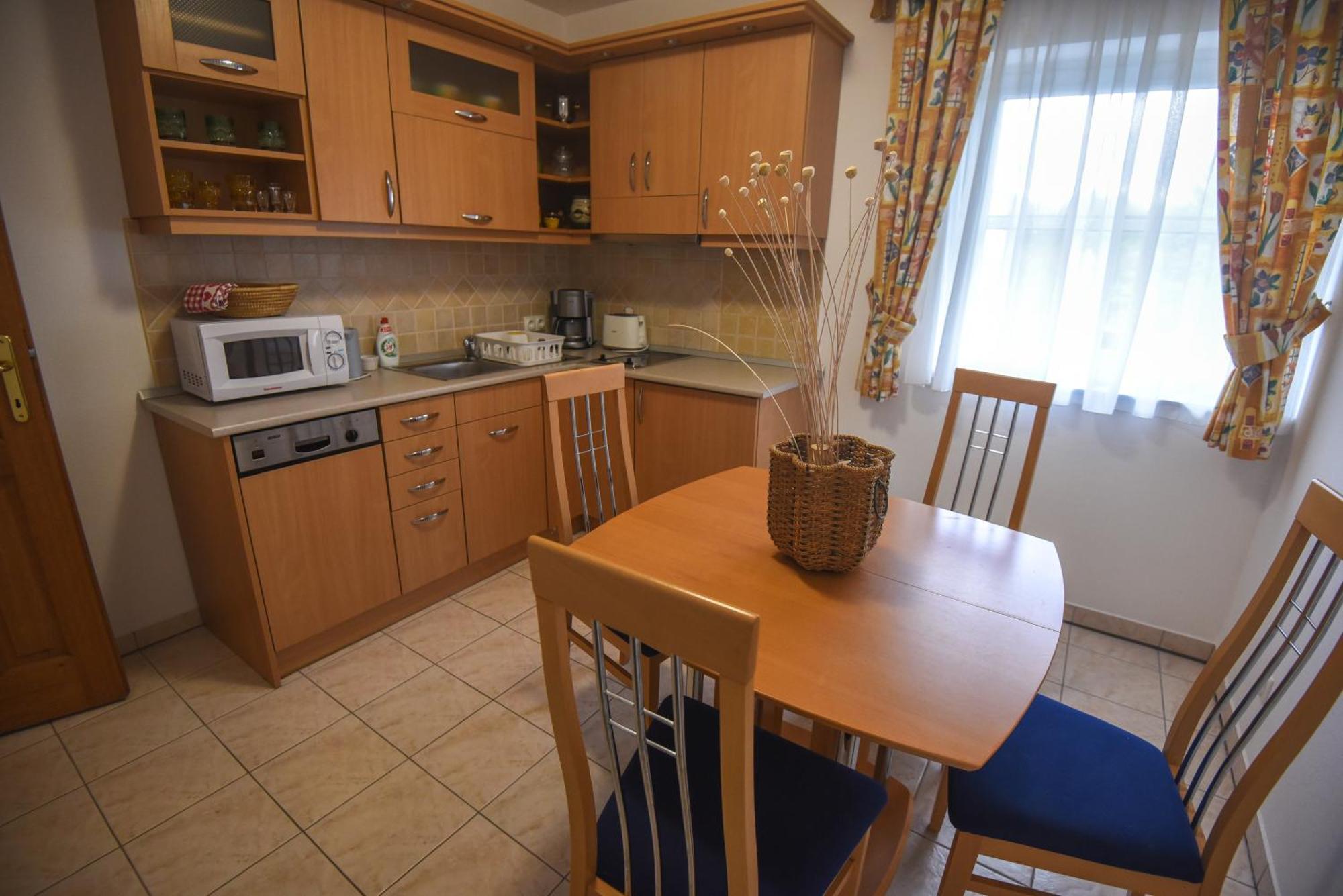 Amore Apartmanhaz Siófok Extérieur photo