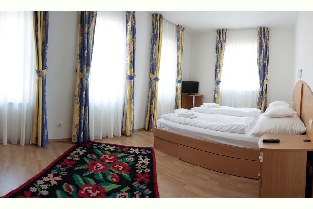 Amore Apartmanhaz Siófok Extérieur photo
